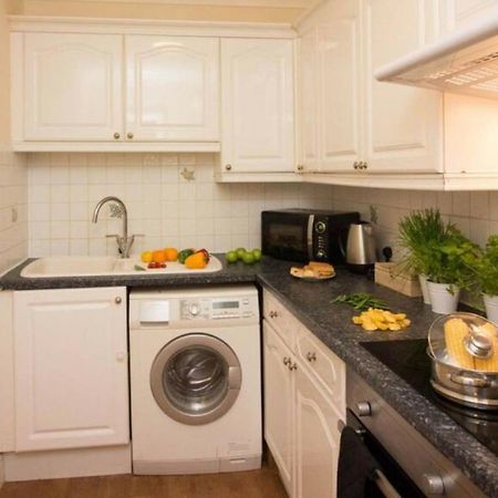 Stayzo Penthouse Accommodation 2- Premier Lodge Саутгемптон Екстер'єр фото